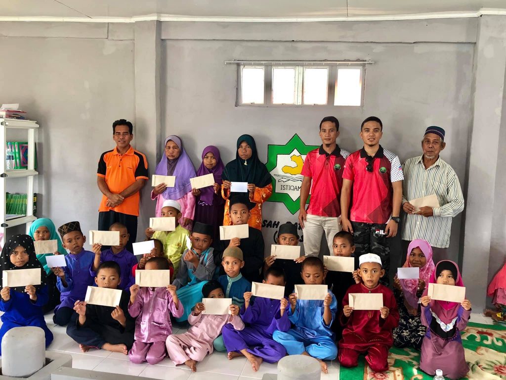 Bantuan Kepada Mangsa Denggi di Pulau Jambongan Sabah