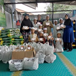 Read more about the article Misi Agihan Iftar Pek & Beras untuk Maahad Darul Hijrah Tahfizul Quran & Komuniti Rohingya di Jalan Ipoh, Kuala Lumpur (Projek Ramadhan-Raya 1440H)