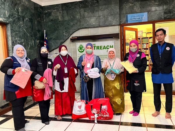 Singgah Ziarah Serahan Sumbangan Infak Kepada Pn. Siti Aishah dan Pn. Norma Dari ABIM Islamic Outreach