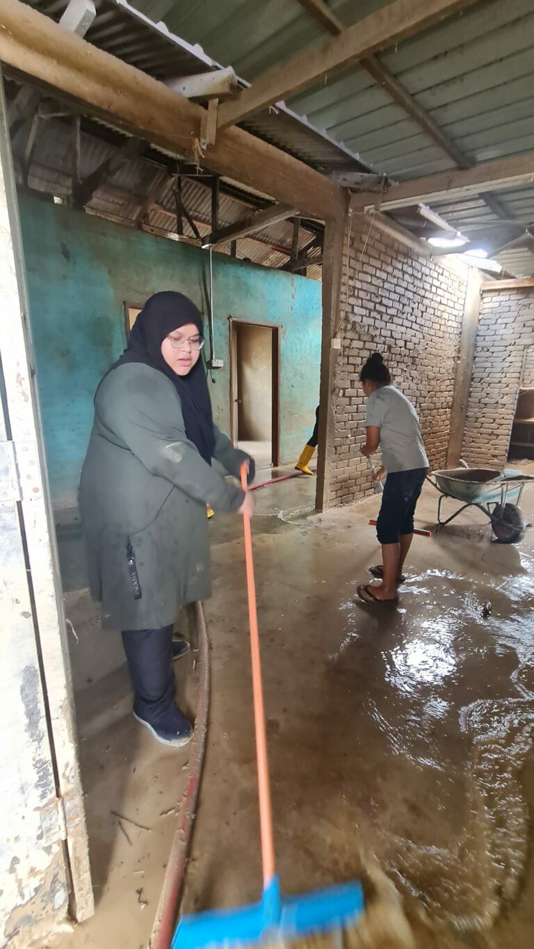 Misi Bantuan Banjir 2 H 1 M di Keratong (1)