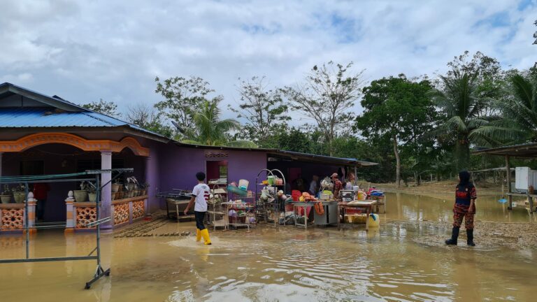 Misi Bantuan Banjir 2 H 1 M di Keratong (10)