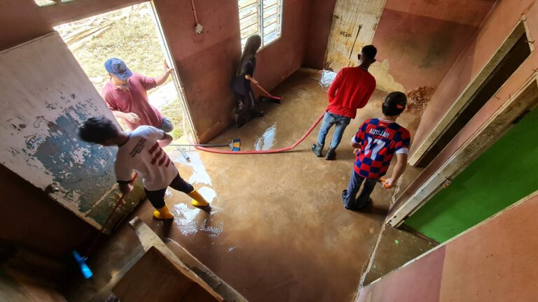 Misi Bantuan Banjir 2 H 1 M di Keratong (14)