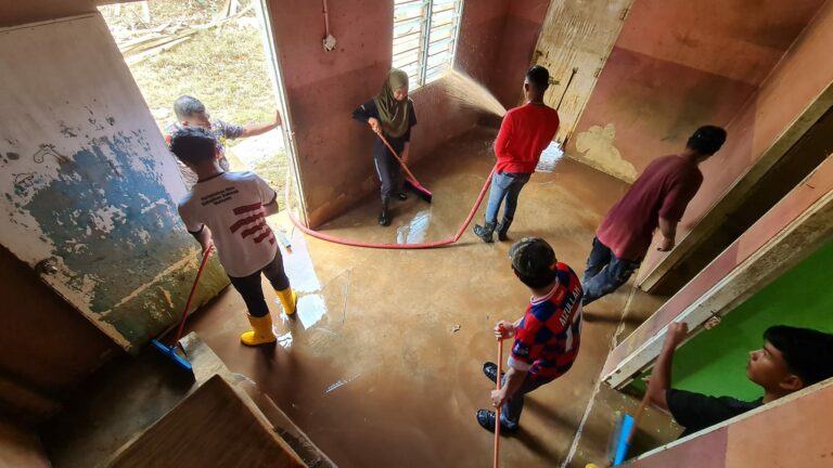Misi Bantuan Banjir 2 H 1 M di Keratong (15)