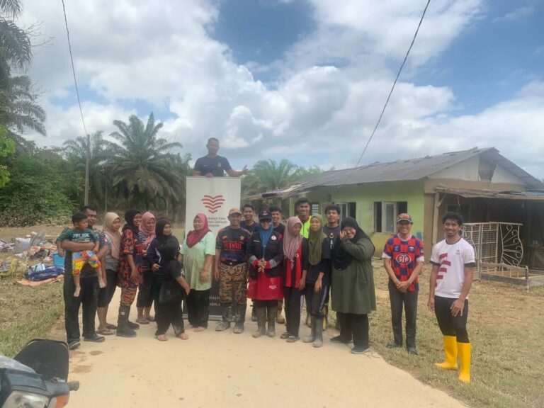 Misi Bantuan Banjir 2 H 1 M di Keratong (18)