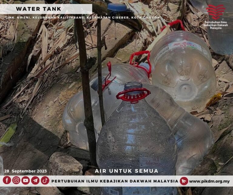 Sumbangan Air Bersih 1 Lori Tangki Watertank Untuk 100 Keluarga Di Chilegon Banten (10)
