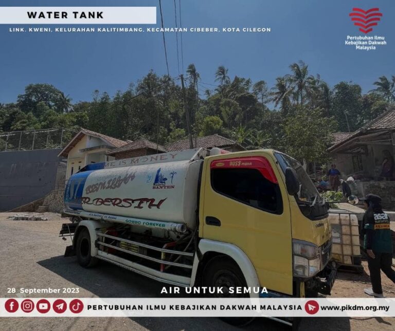 Sumbangan Air Bersih 1 Lori Tangki Watertank Untuk 100 Keluarga Di Chilegon Banten (11)