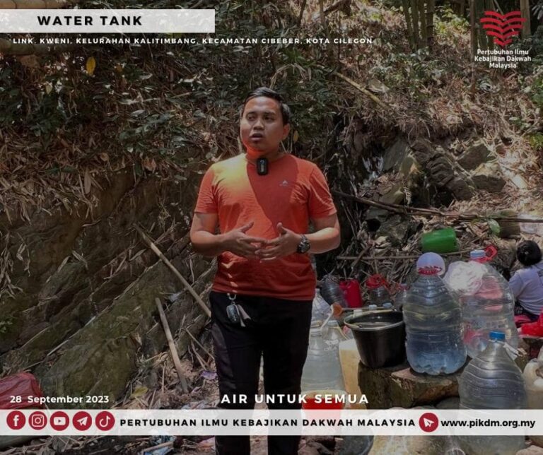Sumbangan Air Bersih 1 Lori Tangki Watertank Untuk 100 Keluarga Di Chilegon Banten (12)