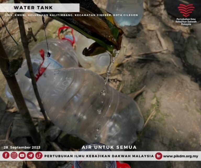 Sumbangan Air Bersih 1 Lori Tangki Watertank Untuk 100 Keluarga Di Chilegon Banten (14)