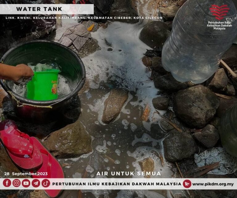 Sumbangan Air Bersih 1 Lori Tangki Watertank Untuk 100 Keluarga Di Chilegon Banten (15)