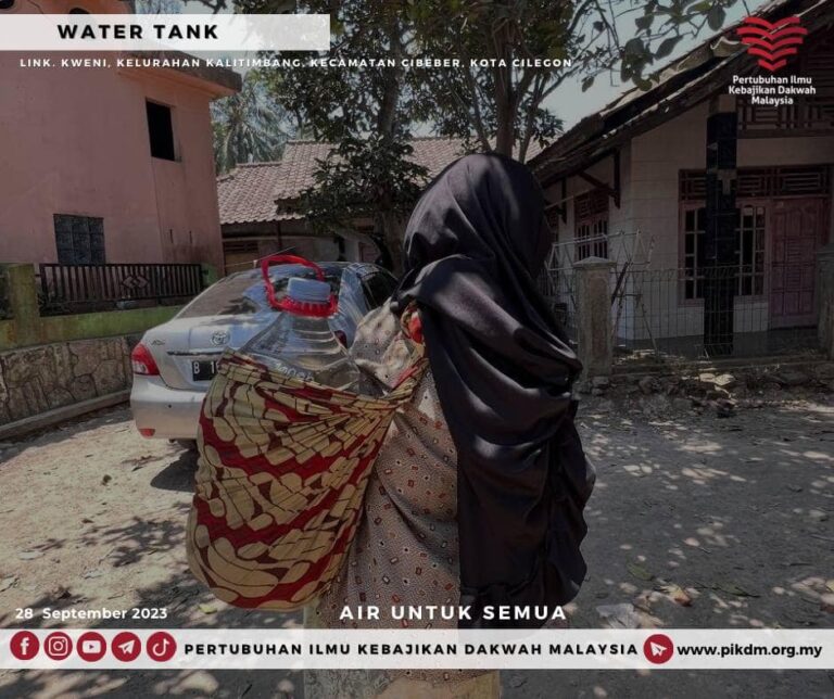 Sumbangan Air Bersih 1 Lori Tangki Watertank Untuk 100 Keluarga Di Chilegon Banten (23)
