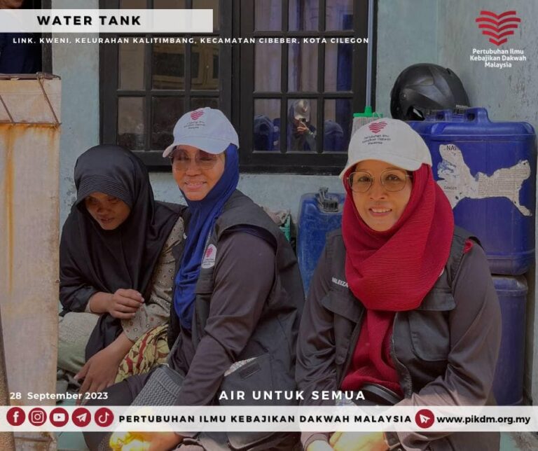 Sumbangan Air Bersih 1 Lori Tangki Watertank Untuk 100 Keluarga Di Chilegon Banten (4)