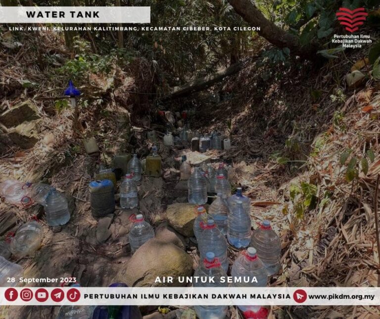 Sumbangan Air Bersih 1 Lori Tangki Watertank Untuk 100 Keluarga Di Chilegon Banten (5)