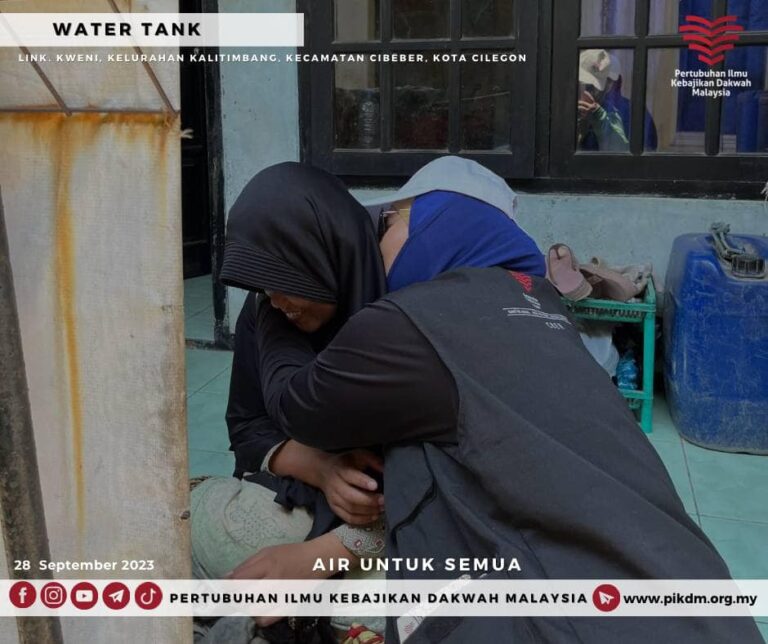 Sumbangan Air Bersih 1 Lori Tangki Watertank Untuk 100 Keluarga Di Chilegon Banten (9)