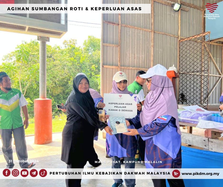 Agihan Sumbangan Roti & Keperluan Asas Pelajar (7)