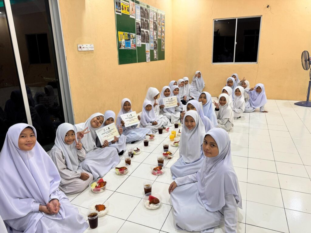 Laporan program iftar ramadan 1446h sekolah agama rakyat al fareed beluran sabah (10)