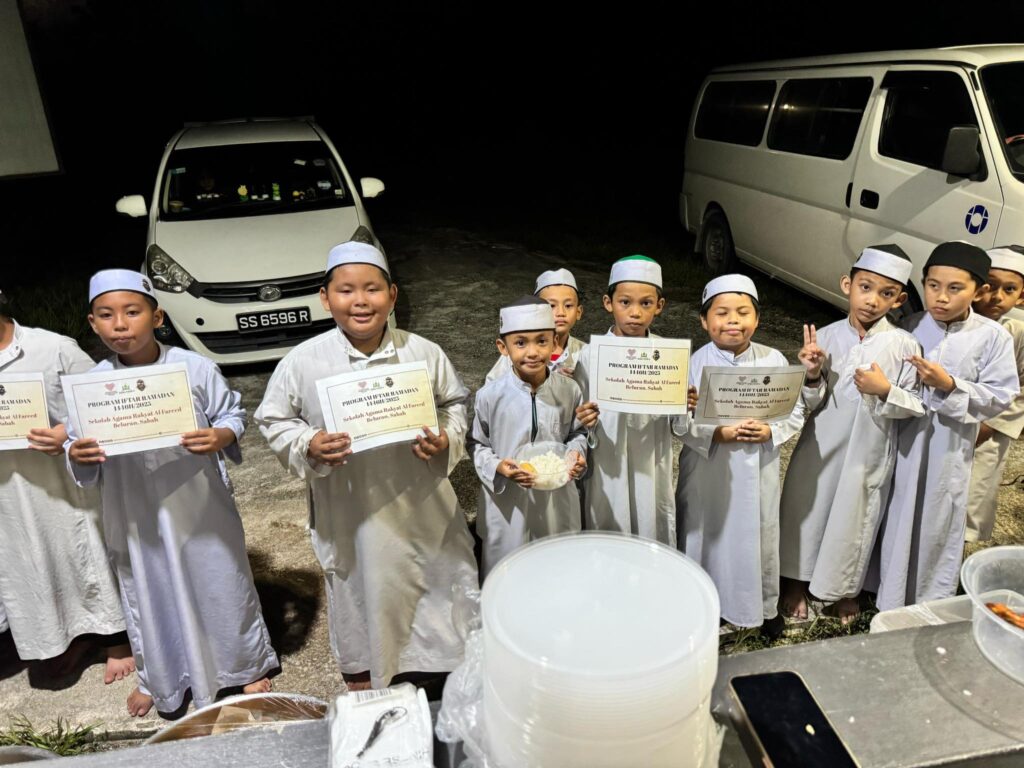Laporan program iftar ramadan 1446h sekolah agama rakyat al fareed beluran sabah (11)