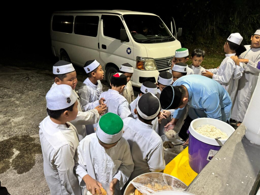 Laporan program iftar ramadan 1446h sekolah agama rakyat al fareed beluran sabah (12)