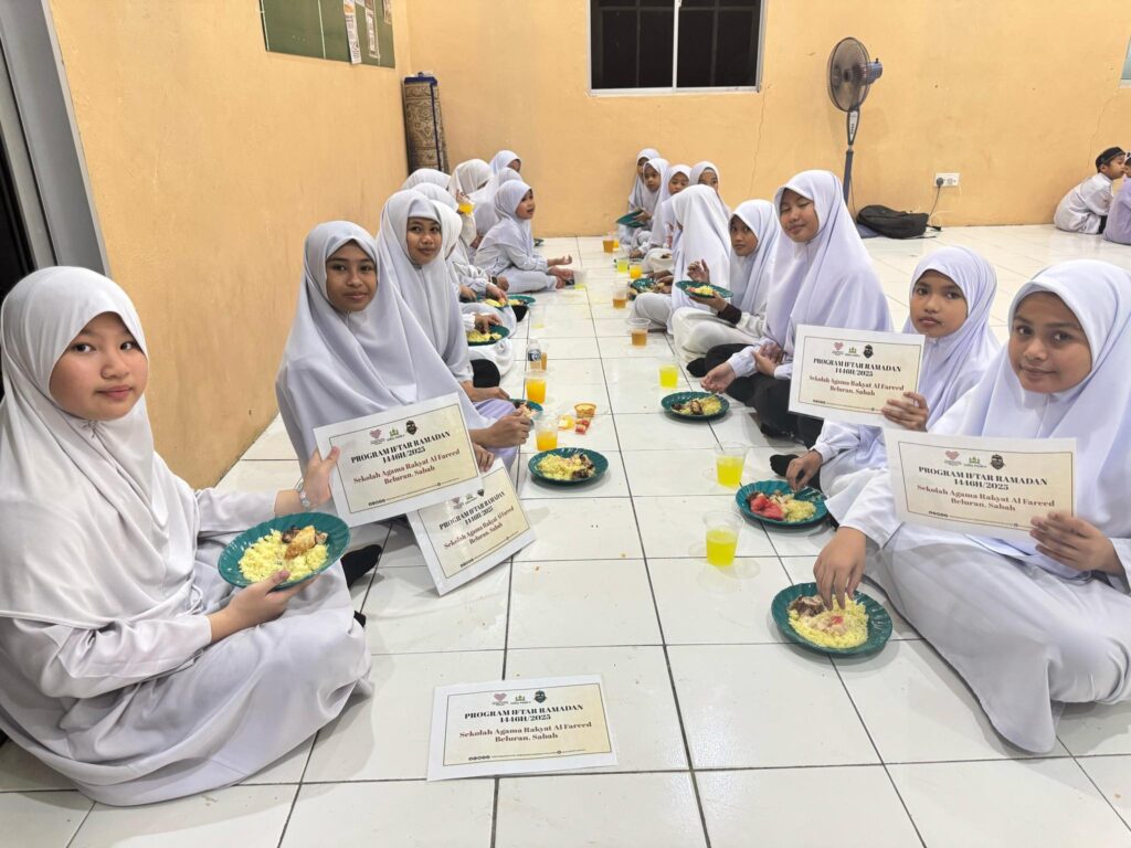 Laporan program iftar ramadan 1446h sekolah agama rakyat al fareed beluran sabah 2 (1)
