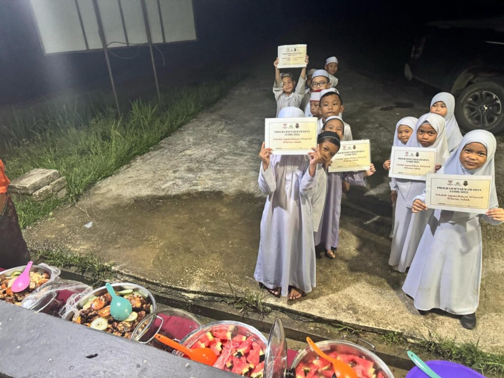 Laporan program iftar ramadan 1446h sekolah agama rakyat al fareed beluran sabah 2 (11)