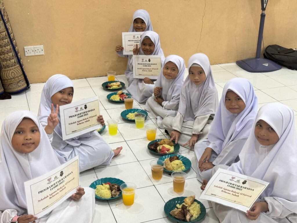 Laporan program iftar ramadan 1446h sekolah agama rakyat al fareed beluran sabah 2 (5)