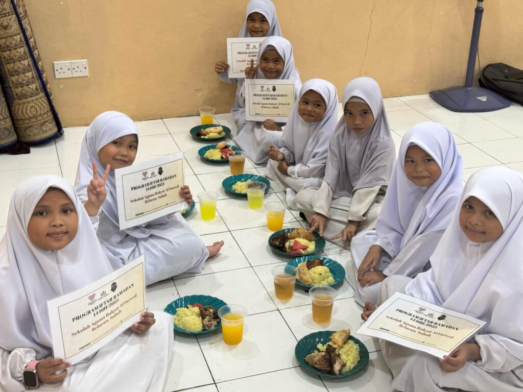 Laporan program iftar ramadan 1446h sekolah agama rakyat al fareed beluran sabah 2 (6)