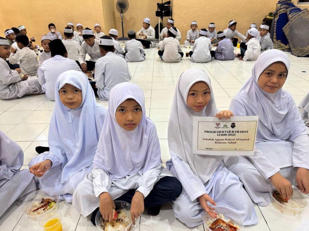 Laporan program iftar ramadan 1446h sekolah agama rakyat al fareed beluran sabah (3)