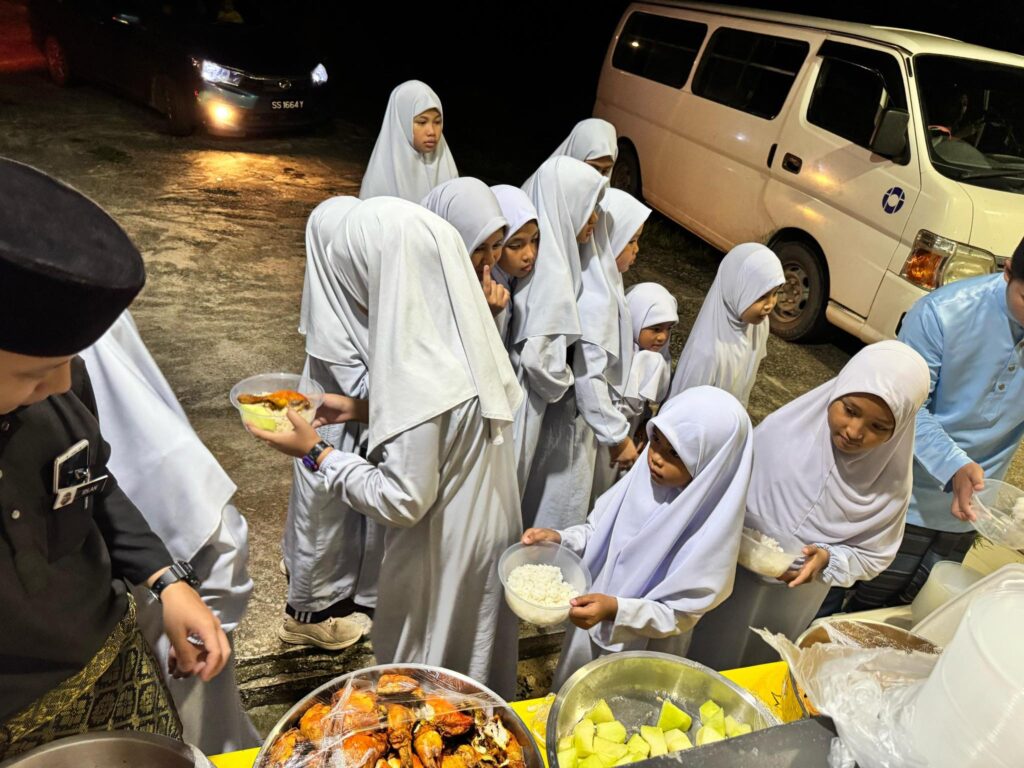 Laporan program iftar ramadan 1446h sekolah agama rakyat al fareed beluran sabah (5)