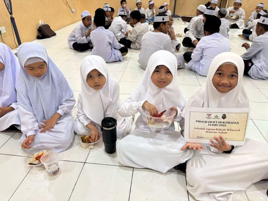 Laporan program iftar ramadan 1446h sekolah agama rakyat al fareed beluran sabah (6)