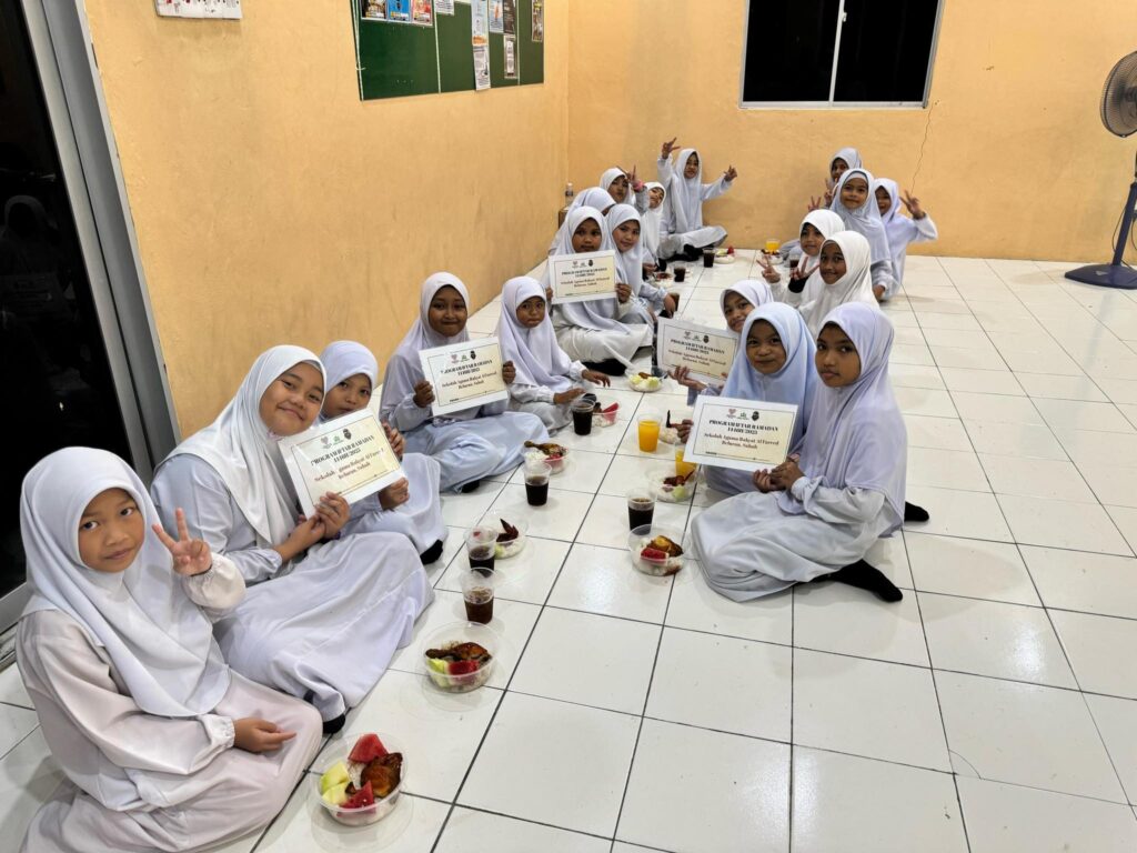 Laporan program iftar ramadan 1446h sekolah agama rakyat al fareed beluran sabah (9)