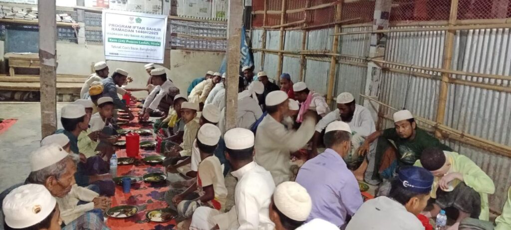 Laporan tajaan iftar & sahur ramadan 1446h kem pelarian rohingya coxs bazar bangladesh (7)