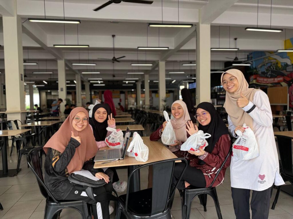 Laporan agihan bubur lambuk (26)