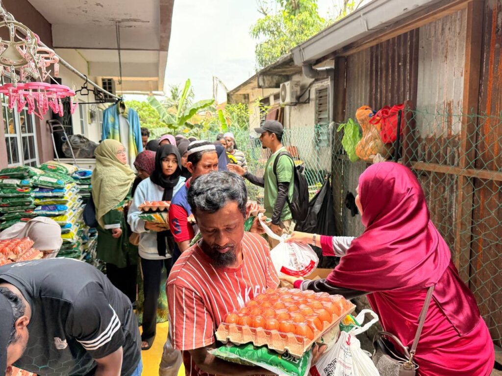 Laporan agihan dapur pek di komuniti rohingnya ampang (16)