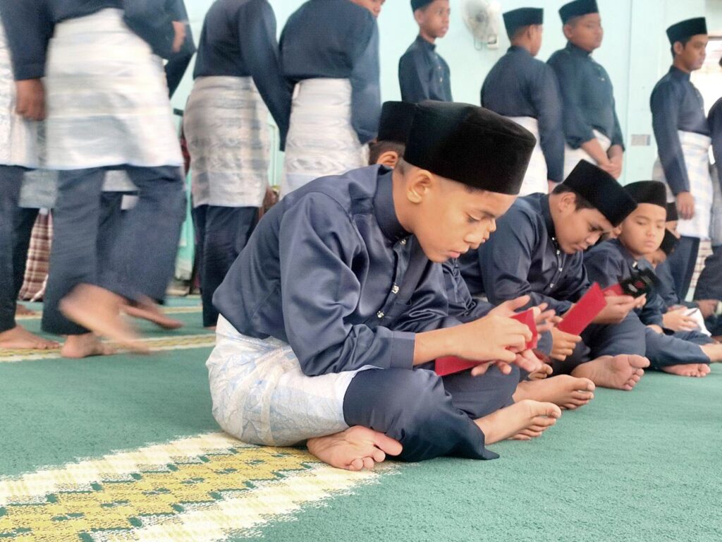 Laporan agihan iftar pek di rumah anak yatim sultan salahuddin abdul aziz shah (raysas) melaka (12)