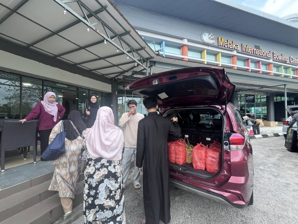 Laporan agihan iftar pek di rumah anak yatim sultan salahuddin abdul aziz shah (raysas) melaka (19)
