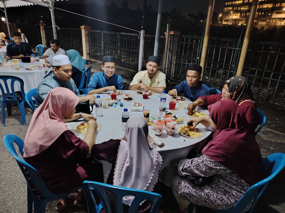 Laporan agihan iftar pek di rumah anak yatim sultan salahuddin abdul aziz shah (raysas) melaka (6)