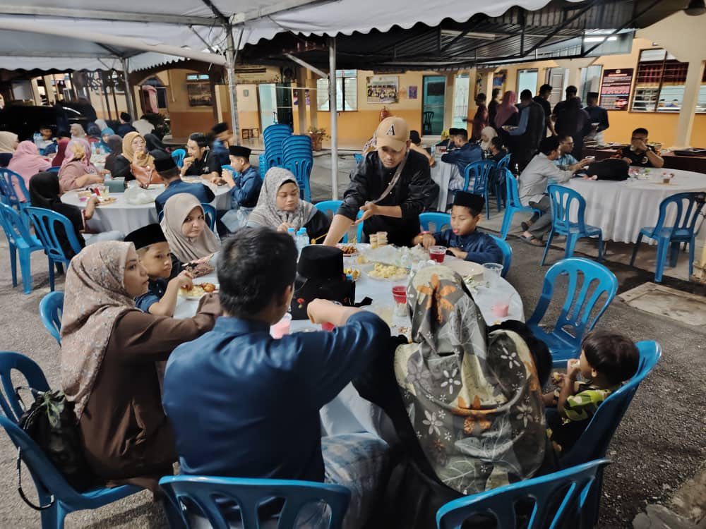 Laporan agihan iftar pek di rumah anak yatim sultan salahuddin abdul aziz shah (raysas) melaka (7)
