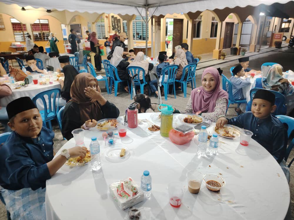 Laporan agihan iftar pek di rumah anak yatim sultan salahuddin abdul aziz shah (raysas) melaka (8)