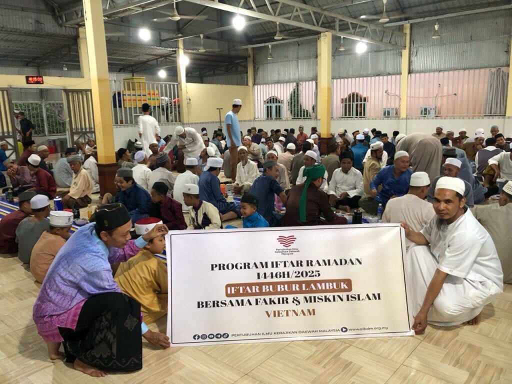 Laporan agihan iftar ramadan di vietnam (5)