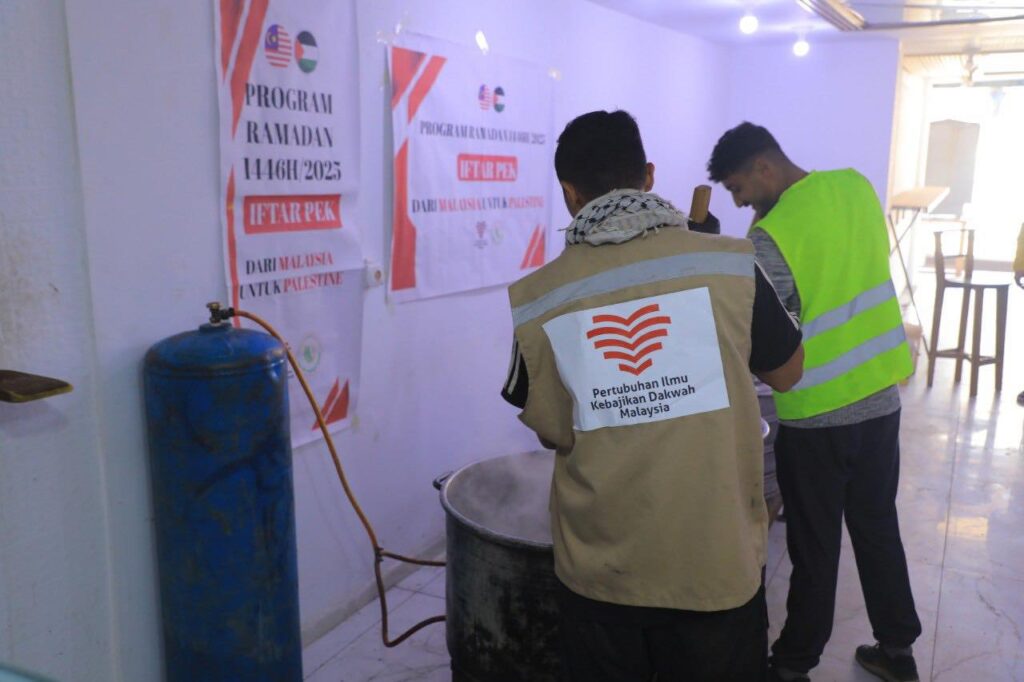 Laporan pengagihan iftar pek kepada rakyat gaza palestin (4)
