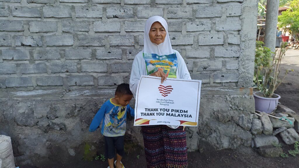 Laporan program ramadan pengagihan beras pikdm di pulau ende nusa tenggara timur indonesia (1)