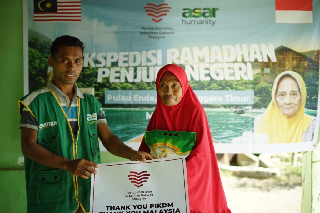 Laporan program ramadan pengagihan beras pikdm di pulau ende nusa tenggara timur indonesia (18)