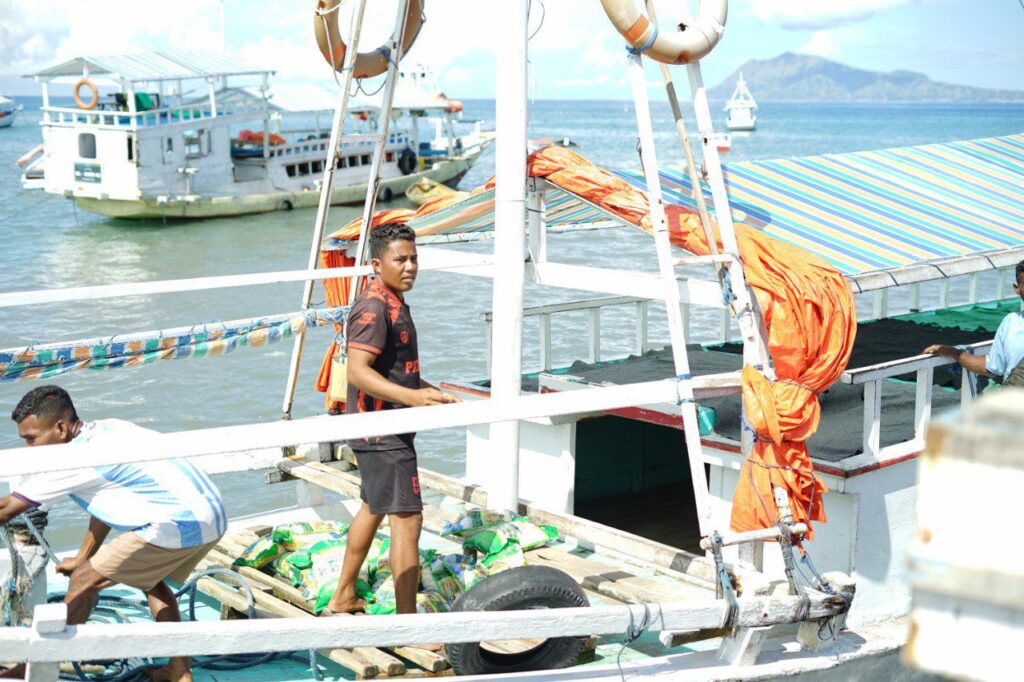 Laporan program ramadan pengagihan beras pikdm di pulau ende nusa tenggara timur indonesia (23)