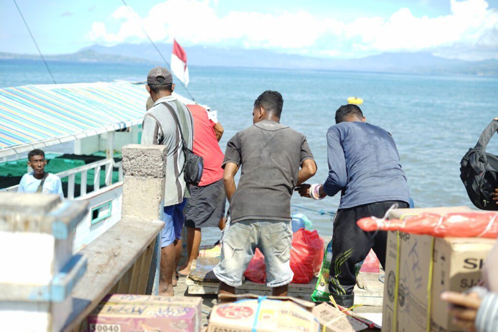 Laporan program ramadan pengagihan beras pikdm di pulau ende nusa tenggara timur indonesia (24)