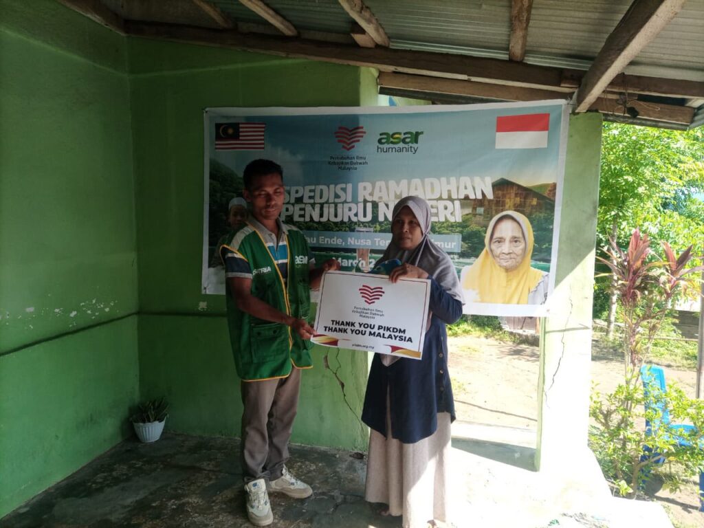 Laporan program ramadan pengagihan beras pikdm di pulau ende nusa tenggara timur indonesia (8)