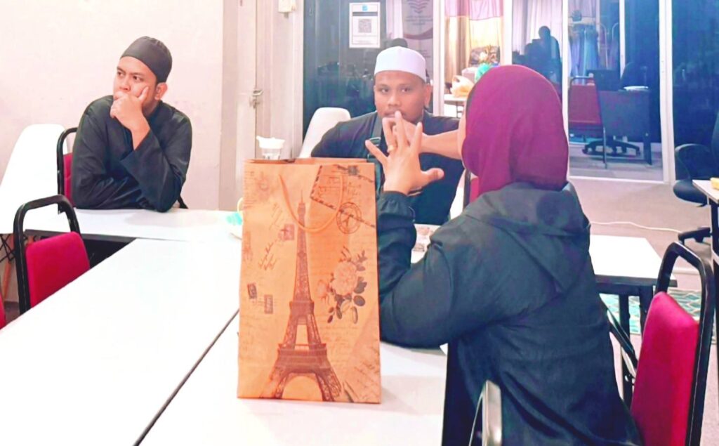 Kunjungan ziarah ustaz faiq ke ibu pejabat pikdm (2)