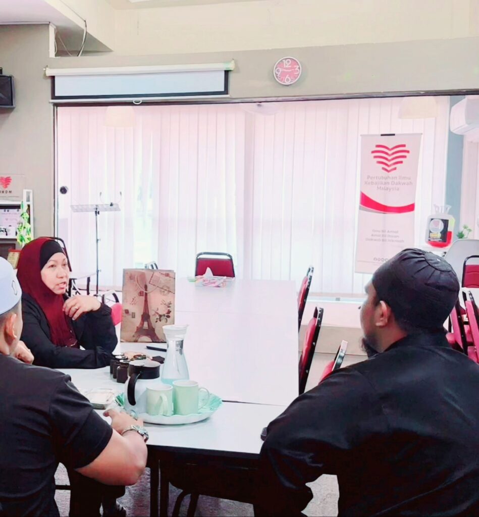 Kunjungan ziarah ustaz faiq ke ibu pejabat pikdm (3)