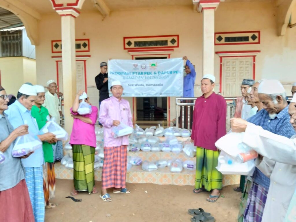 Agihan Iftar Pek Asnaf Komuniti Kg Phum Thmey Cambodia (10)