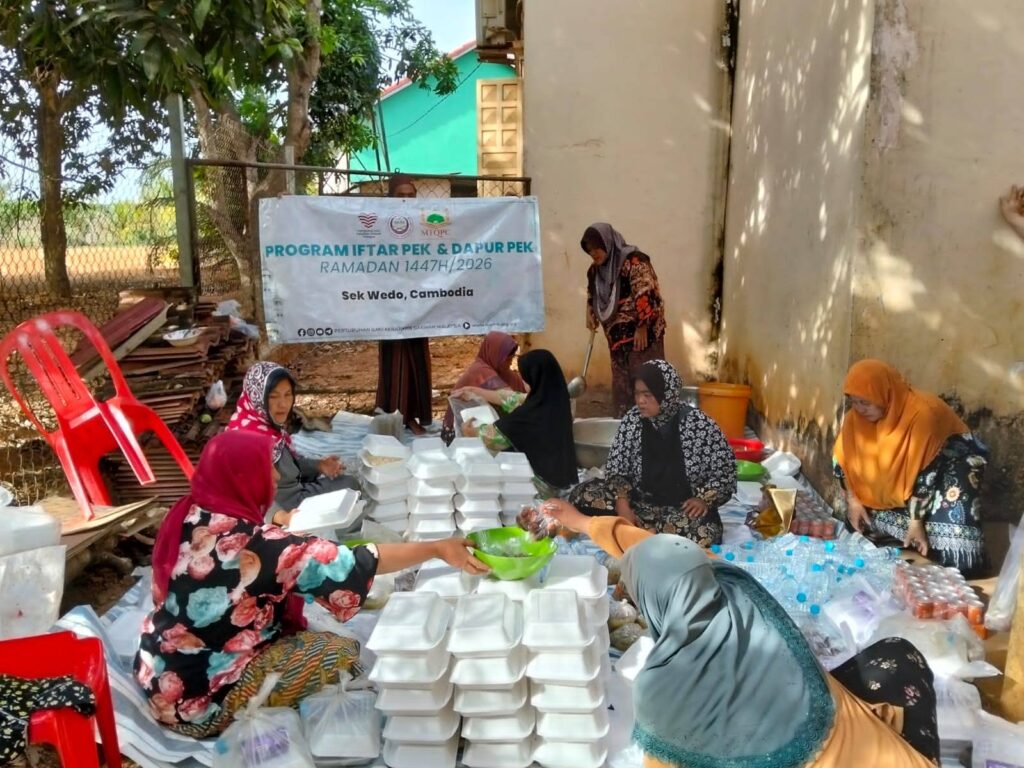 Agihan Iftar Pek Asnaf Komuniti Kg Phum Thmey Cambodia (14)