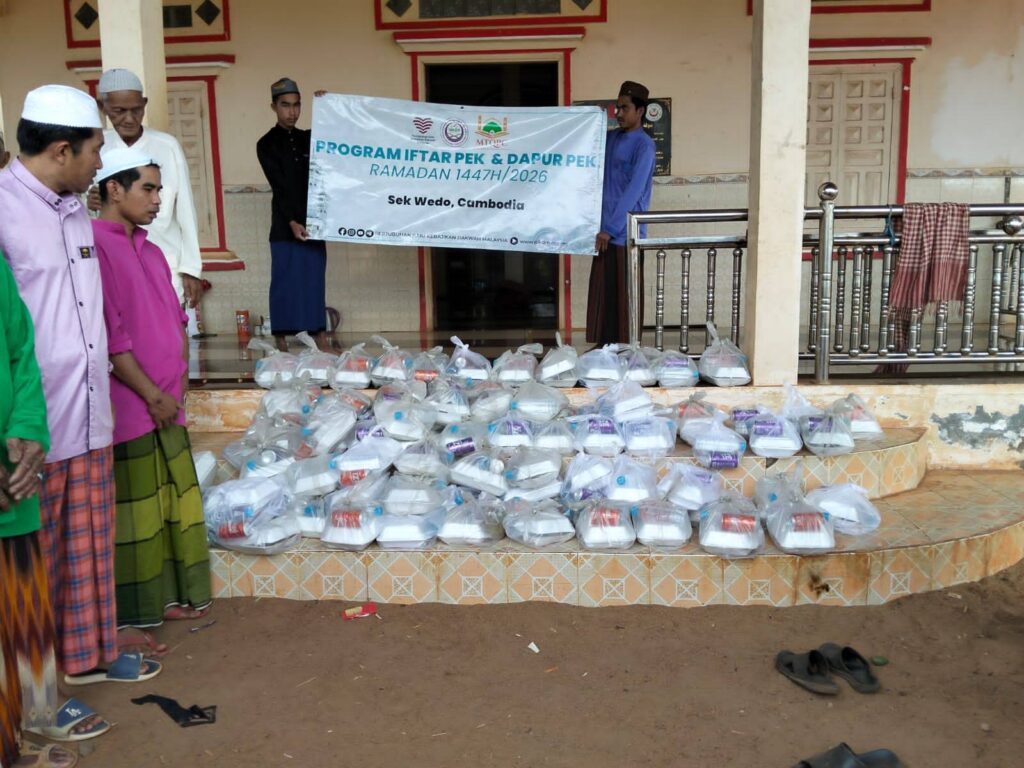Agihan Iftar Pek Asnaf Komuniti Kg Phum Thmey Cambodia (16)
