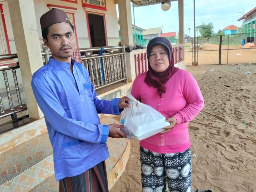 Agihan Iftar Pek Asnaf Komuniti Kg Phum Thmey Cambodia (3)